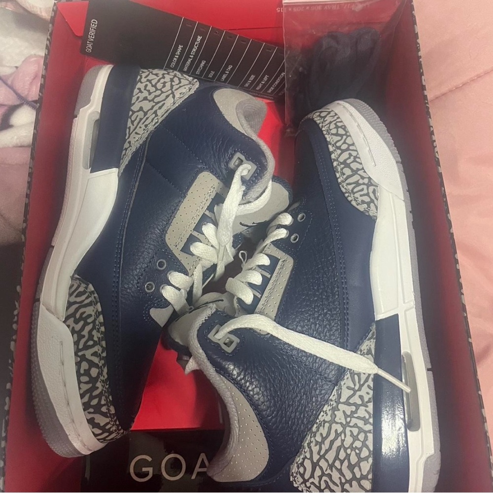 Georgetown Jordan 3s